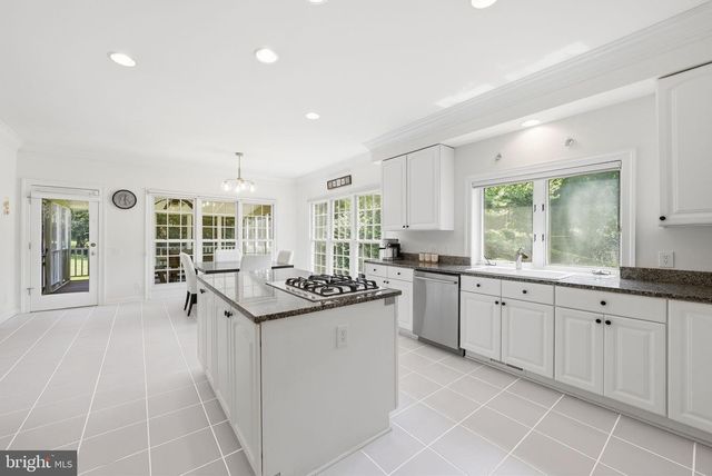 1407 WOODHURST BLVD, Mclean, VA 22102