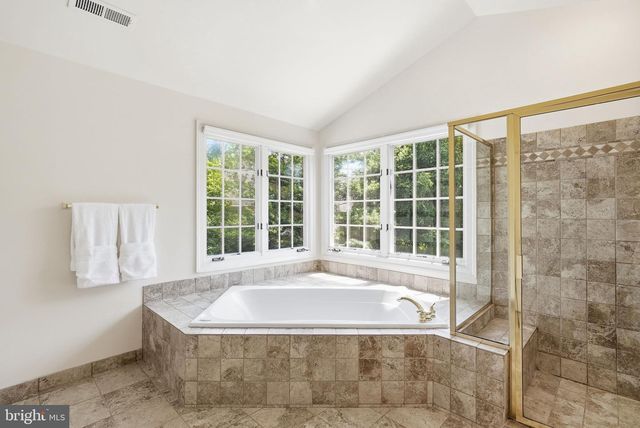 1407 WOODHURST BLVD, Mclean, VA 22102