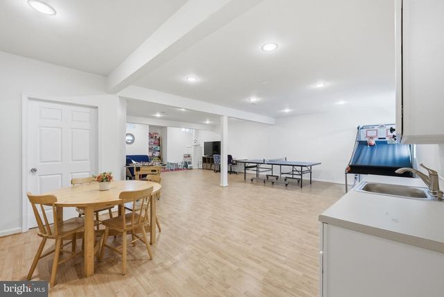 1407 WOODHURST BLVD, Mclean, VA 22102