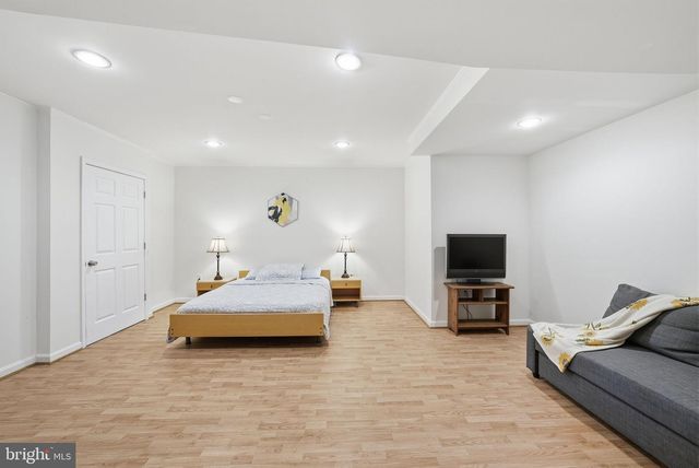 1407 WOODHURST BLVD, Mclean, VA 22102