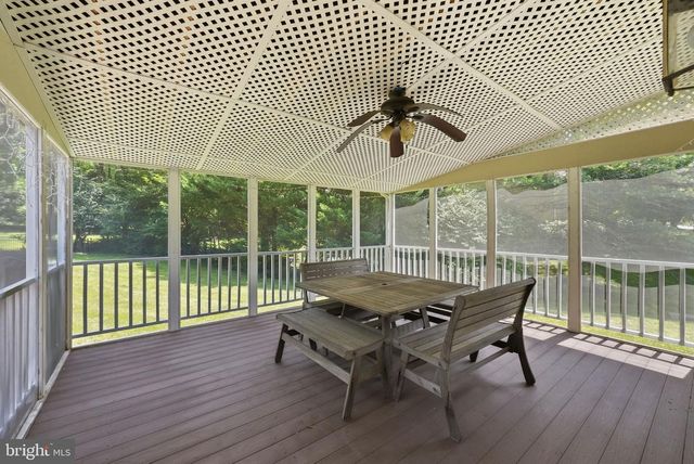1407 WOODHURST BLVD, Mclean, VA 22102
