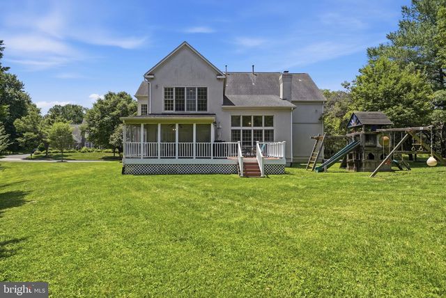 1407 WOODHURST BLVD, Mclean, VA 22102