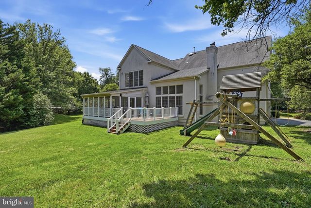 1407 WOODHURST BLVD, Mclean, VA 22102