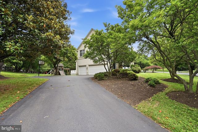 1407 WOODHURST BLVD, Mclean, VA 22102