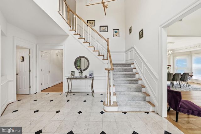 1407 WOODHURST BLVD, Mclean, VA 22102