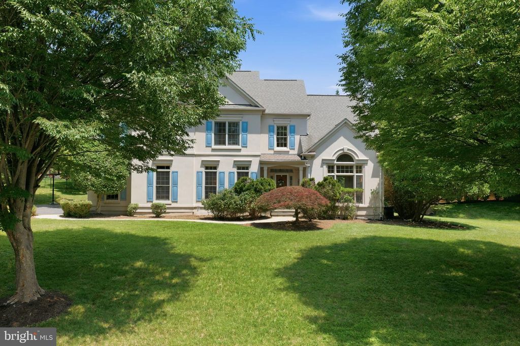 1407 WOODHURST BLVD, Mclean, VA 22102