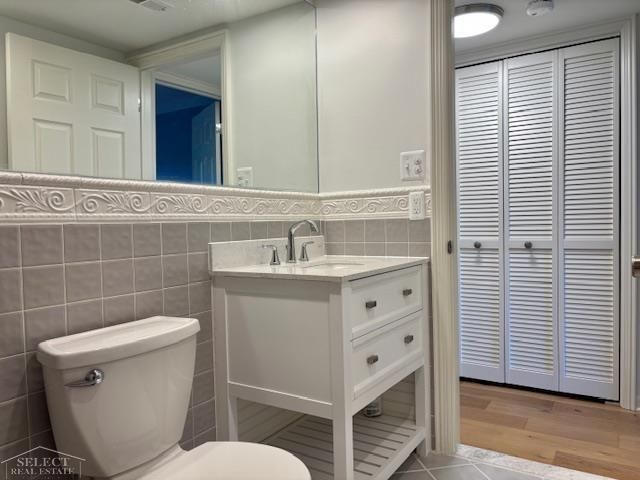 19710 W 13 Mile Road, Beverly Hills, MI 48025