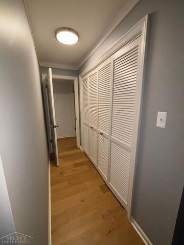 19710 W 13 Mile Road, Beverly Hills, MI 48025