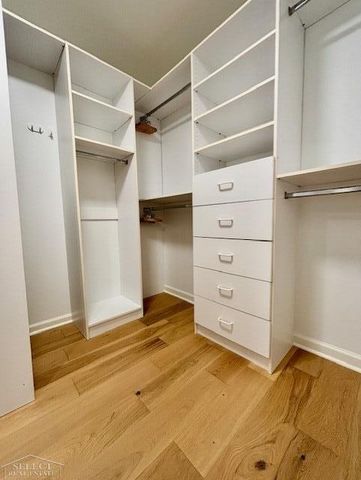 19710 W 13 Mile Road, Beverly Hills, MI 48025