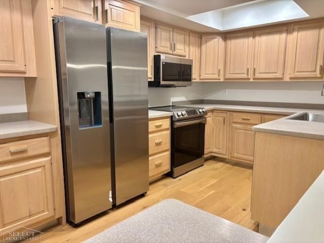 19710 W 13 Mile Road, Beverly Hills, MI 48025