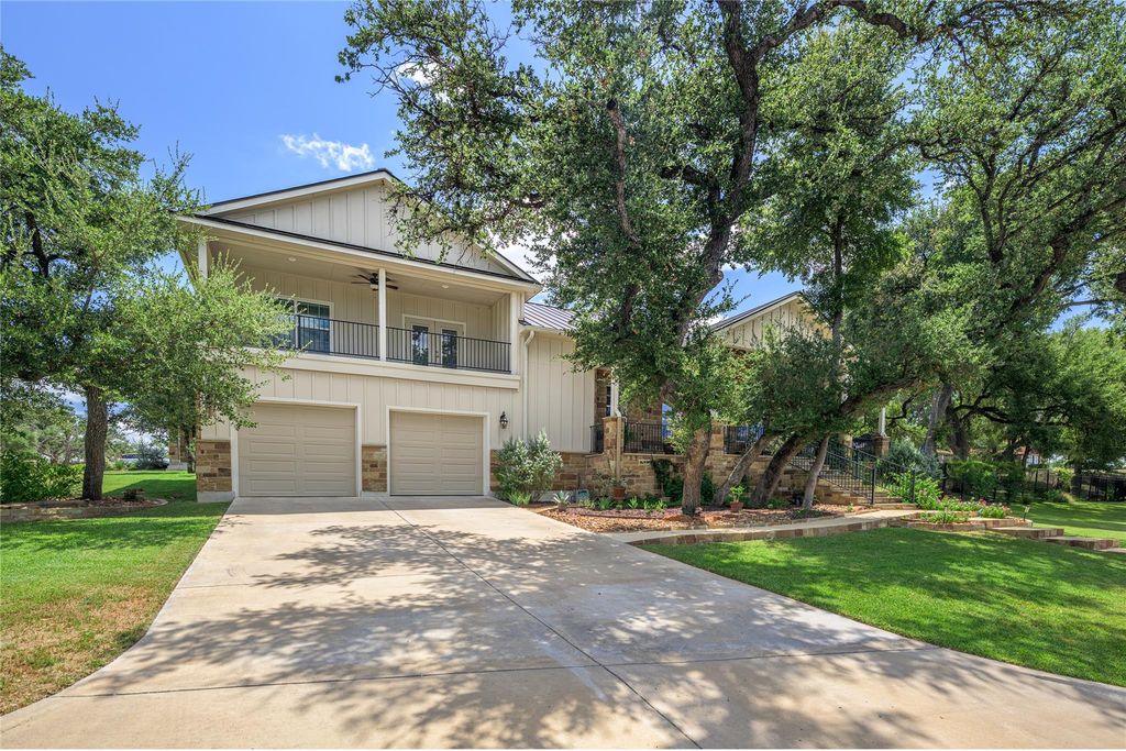 100 Kathleen Ave, La Grange, TX 78945