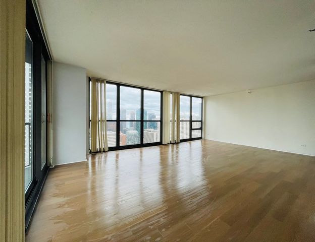 10 E Ontario Street 4708, Chicago, IL 60611