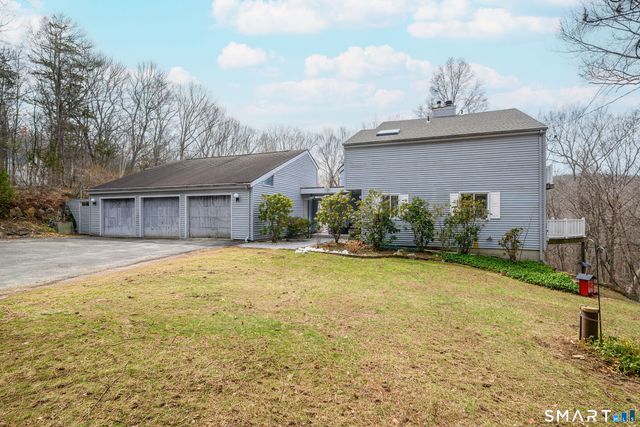 11 Chestnut Hill Road, Sherman, CT 06784