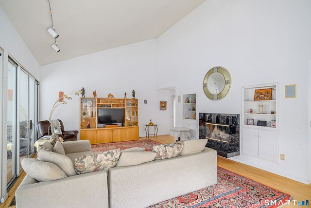 11 Chestnut Hill Road, Sherman, CT 06784