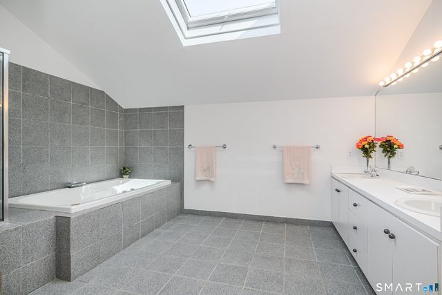 11 Chestnut Hill Road, Sherman, CT 06784