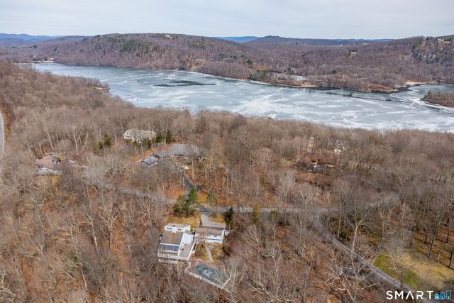 11 Chestnut Hill Road, Sherman, CT 06784