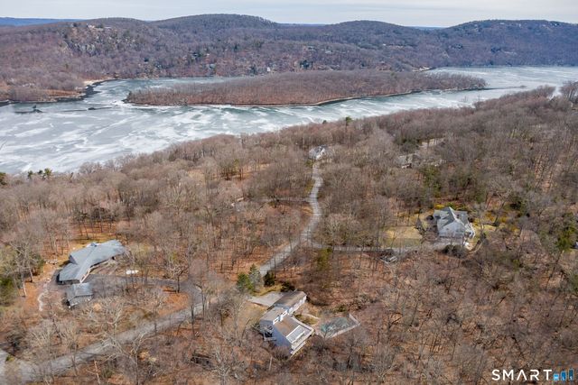 11 Chestnut Hill Road, Sherman, CT 06784