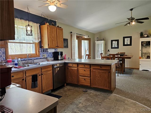 931 County Route 10, Schroeppel, NY 13132