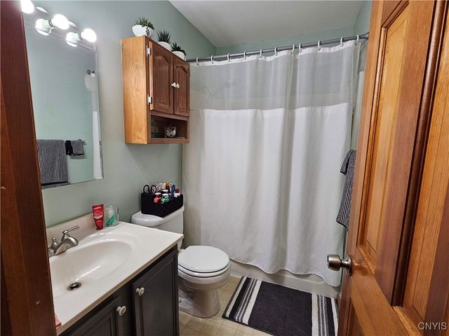 931 County Route 10, Schroeppel, NY 13132