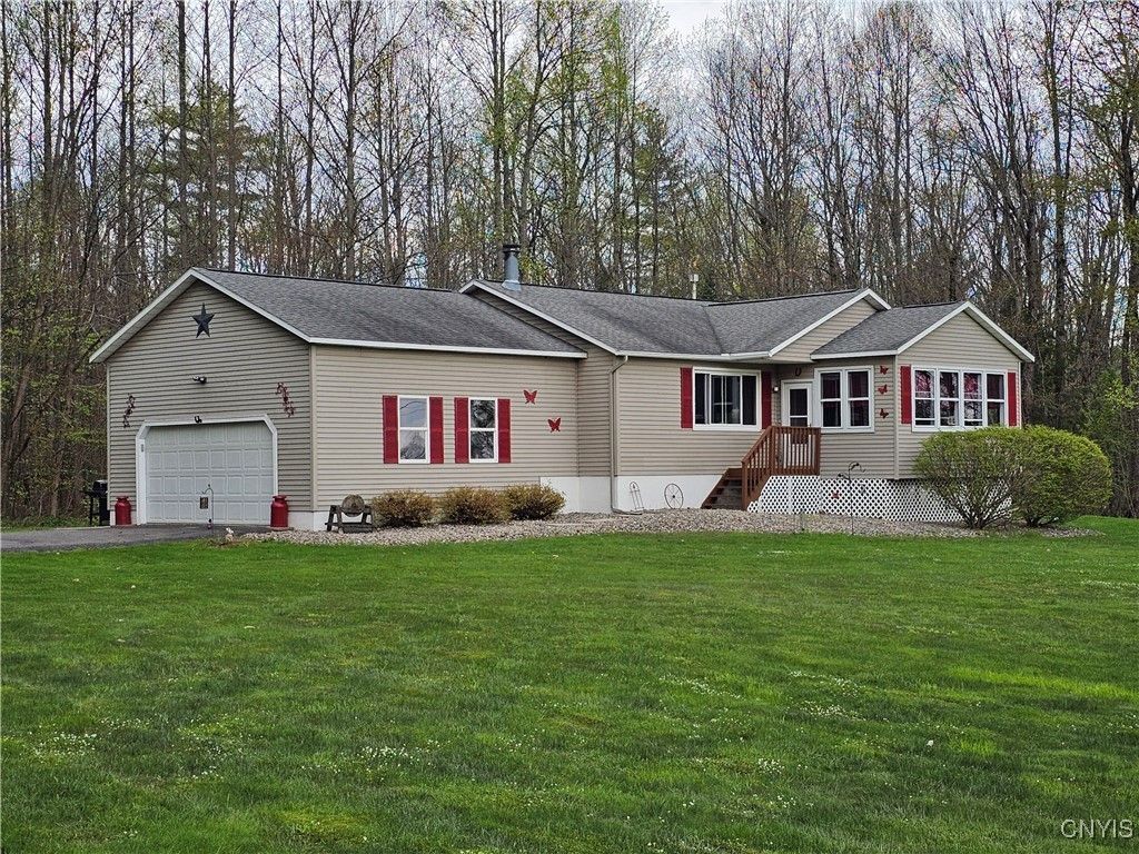 931 County Route 10, Schroeppel, NY 13132