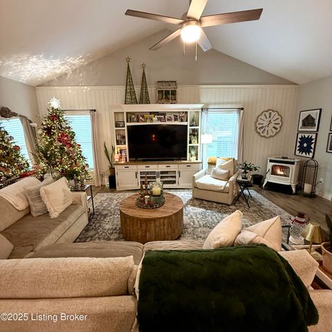 118 Shirley Blvd, Vine Grove, KY 40175