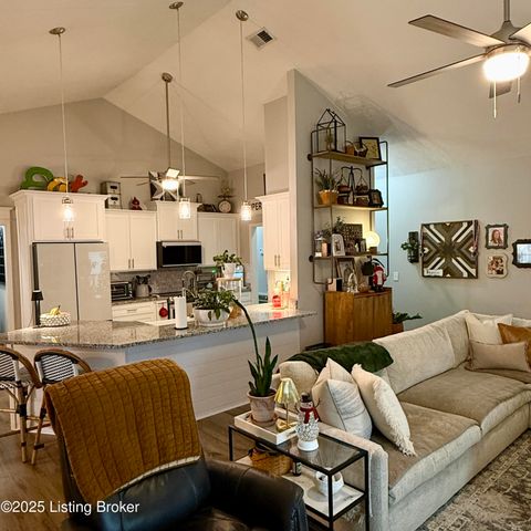 118 Shirley Blvd, Vine Grove, KY 40175