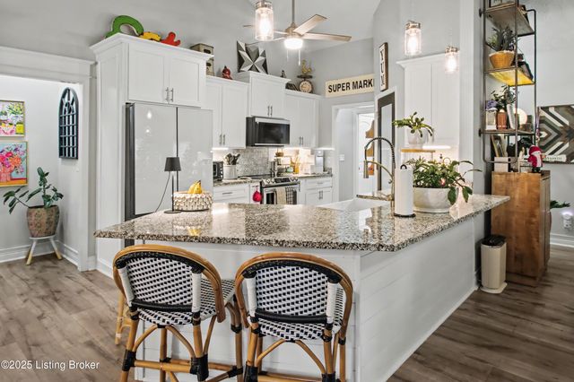 118 Shirley Blvd, Vine Grove, KY 40175