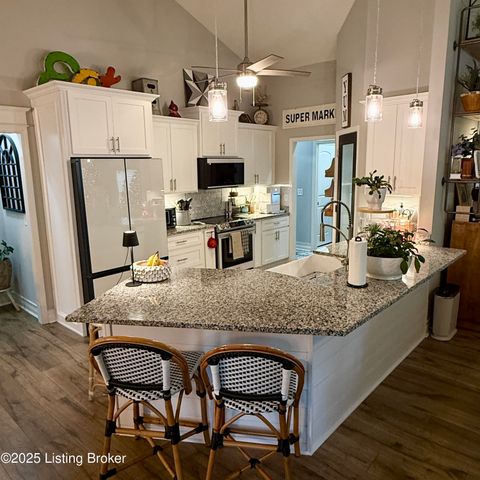 118 Shirley Blvd, Vine Grove, KY 40175