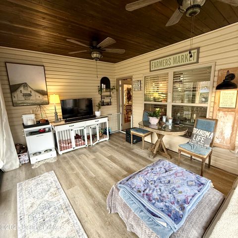 118 Shirley Blvd, Vine Grove, KY 40175