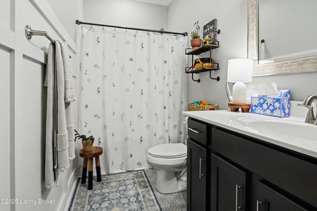 118 Shirley Blvd, Vine Grove, KY 40175