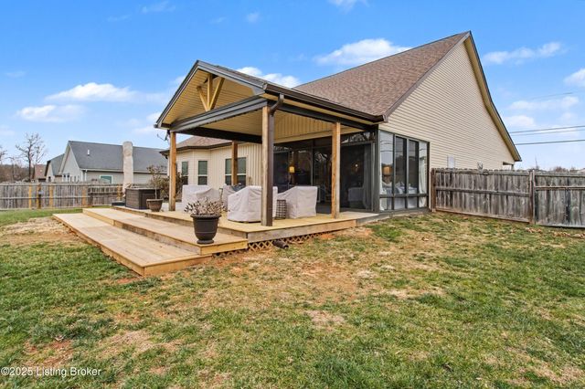 118 Shirley Blvd, Vine Grove, KY 40175