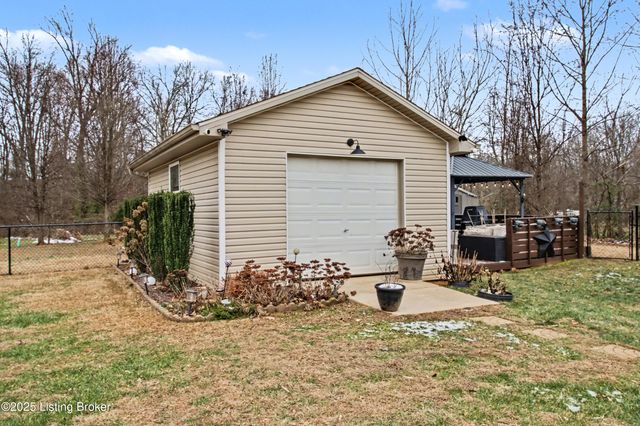 118 Shirley Blvd, Vine Grove, KY 40175