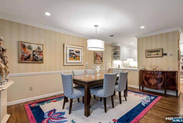 38 Sherwood Downs, Park Ridge, NJ 07656