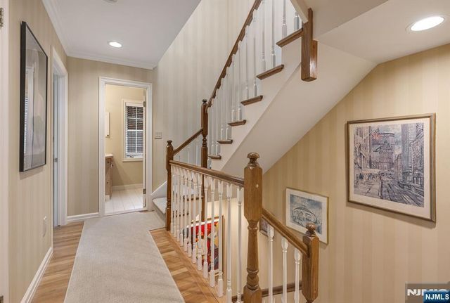 38 Sherwood Downs, Park Ridge, NJ 07656