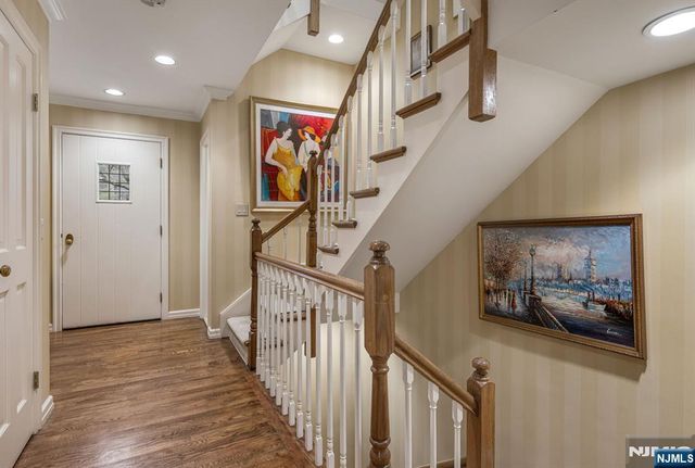 38 Sherwood Downs, Park Ridge, NJ 07656