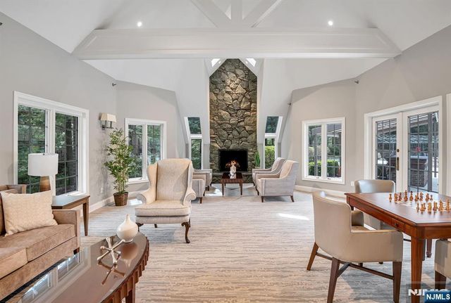 38 Sherwood Downs, Park Ridge, NJ 07656