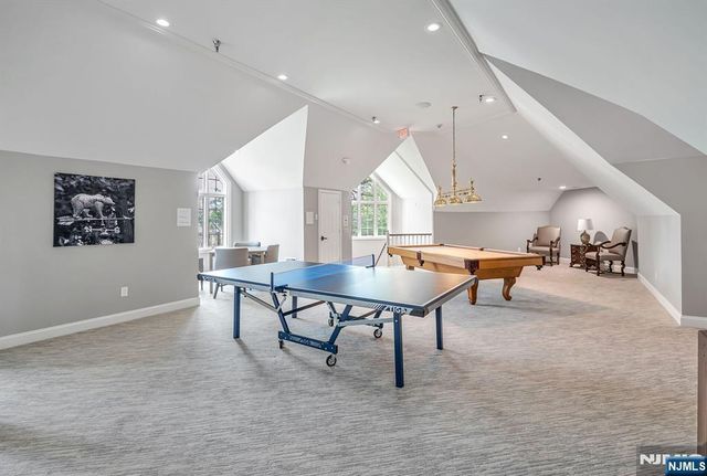 38 Sherwood Downs, Park Ridge, NJ 07656