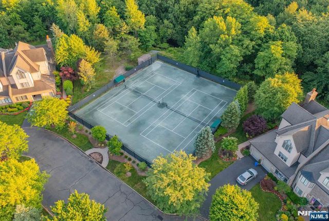 38 Sherwood Downs, Park Ridge, NJ 07656