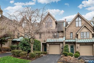 38 Sherwood Downs, Park Ridge, NJ 07656