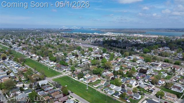 2624 10th Street, Wyandotte, MI 48192
