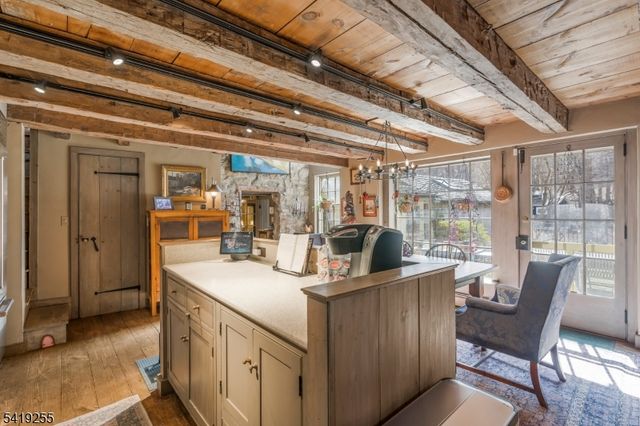 34 Water St, Tewksbury Twp., NJ 08833