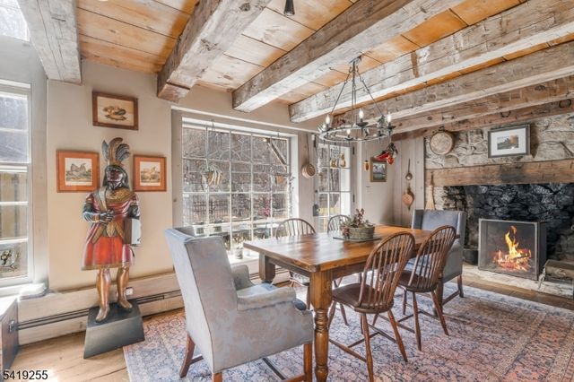 34 Water St, Tewksbury Twp., NJ 08833