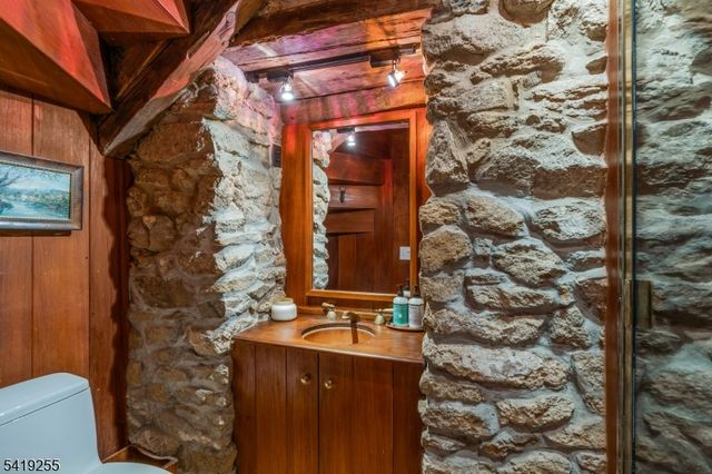 34 Water St, Tewksbury Twp., NJ 08833