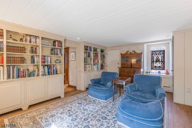 34 Water St, Tewksbury Twp., NJ 08833