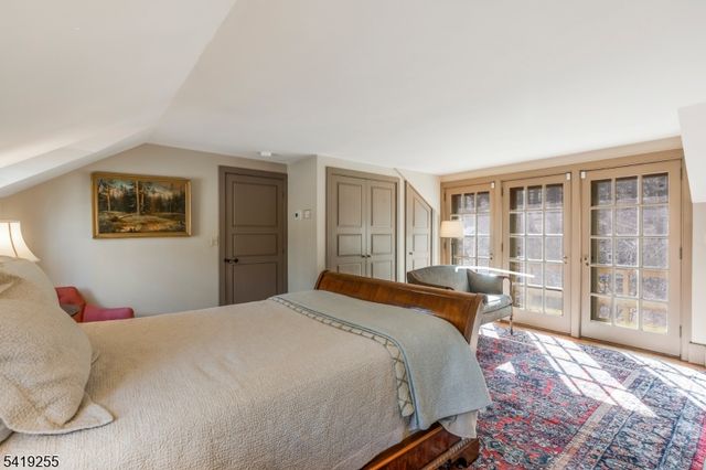 34 Water St, Tewksbury Twp., NJ 08833