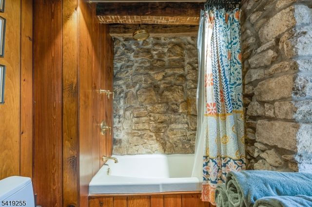 34 Water St, Tewksbury Twp., NJ 08833