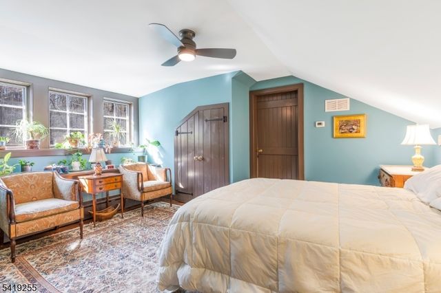 34 Water St, Tewksbury Twp., NJ 08833