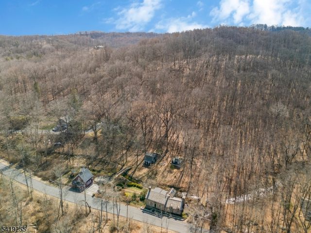 34 Water St, Tewksbury Twp., NJ 08833