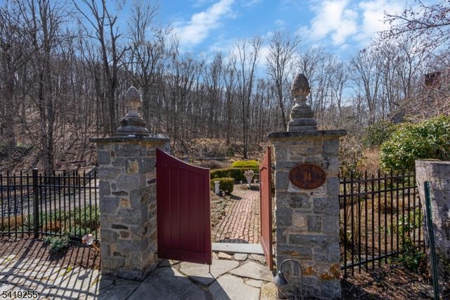 34 Water St, Tewksbury Twp., NJ 08833