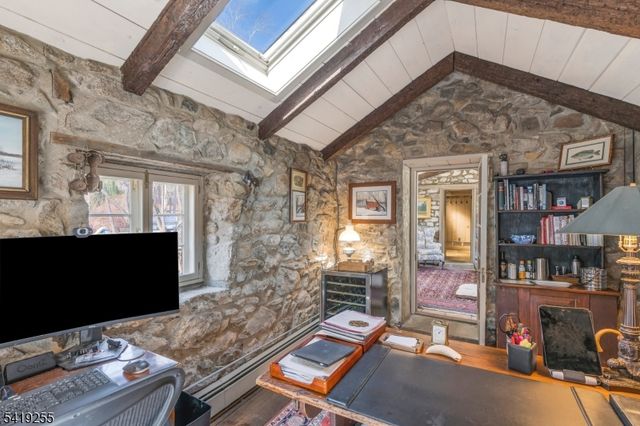 34 Water St, Tewksbury Twp., NJ 08833